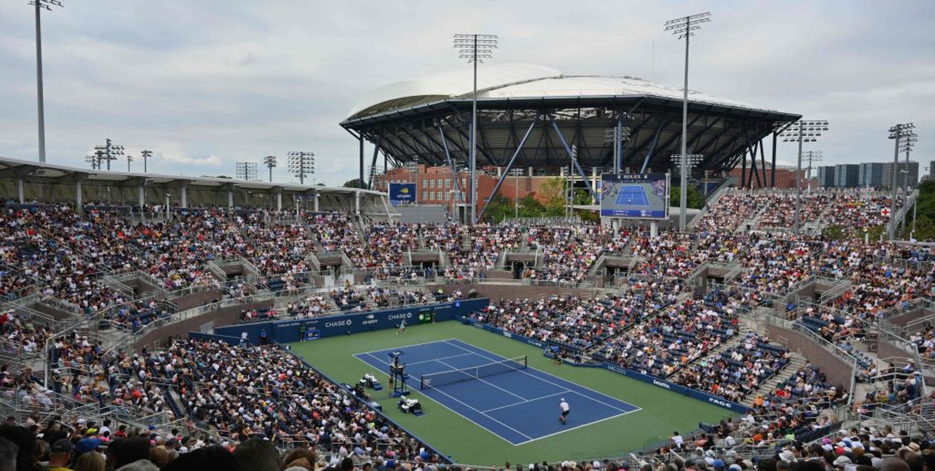 'Like Snoop Dogg's living room': Smell of pot wafts over notorious U.S. Open court
